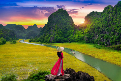 Ninh Binh: Tam Coc - Hoa Lu & Mua Höhle Ganztägige EntdeckungHanoi: Tam Coc - Hoa Lu & Mua Höhle Ganztägige Entdeckung