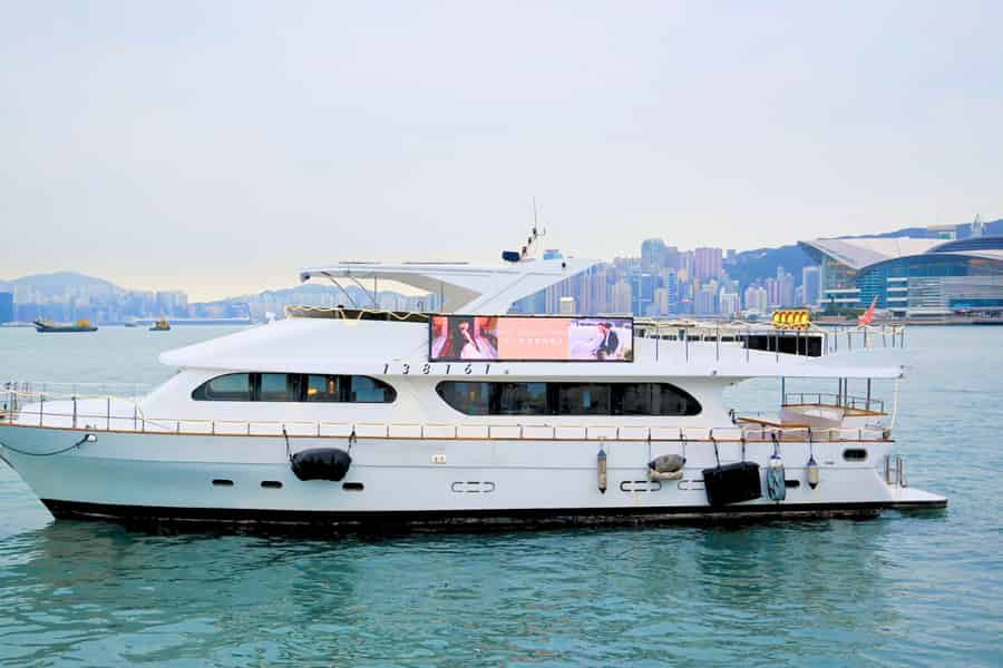 Hongkong: Victoria Harbour Cruise mit kostenlosen Kamerafotos. Foto: GetYourGuide