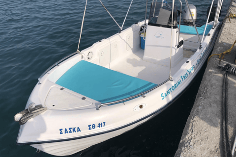 Santorini: Aluguel de barco sem licença com equipamento de mergulho com snorkel