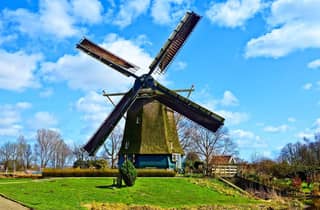 VIP Keukenhof Gardens & Dutch Countryside Private Tour