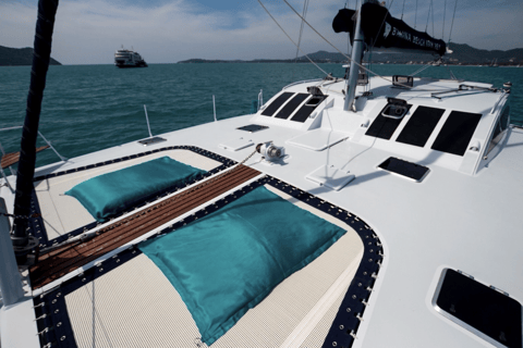 Phuket: Private Catamaran Island Day Trip & Refreshment Catamaran - Best of Phi Phi islands