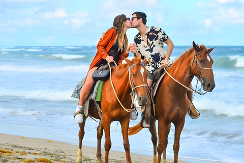 Cavalca nel paradiso: Punta Cana a cavallo sulla spiaggia.Corsa completa