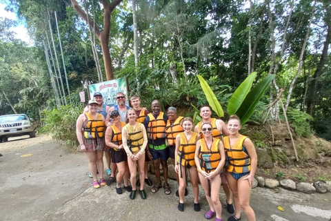 Montego Bay Group transfer to all attractions in Jamaica.Trasferimento di gruppo 2 in 1 Blue Hole &amp; Dunns River Falls 25pax