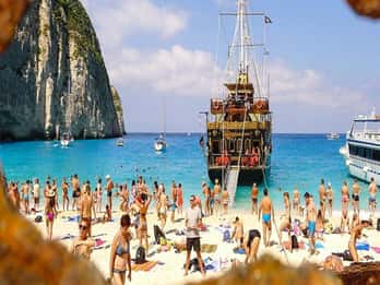 Porto principale di Zante: crociera di un'intera giornata su un'esclusiva nave pirata