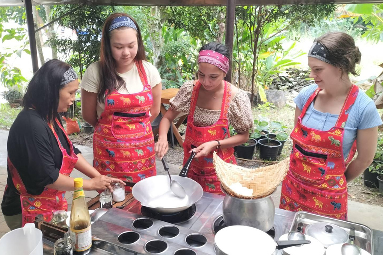 Krabi: Authentic Thai Cooking Class with a Meal