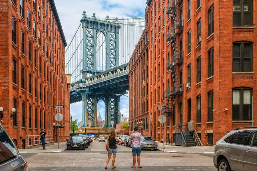 NYC: Brooklyn & DUMBO Bus- und Walking Tour mit ortskundigem Guide. Foto: GetYourGuide NYC: Brooklyn & DUMBO Bus- und Walking Tour mit ortskundigem Guide. Foto: GetYourGuide