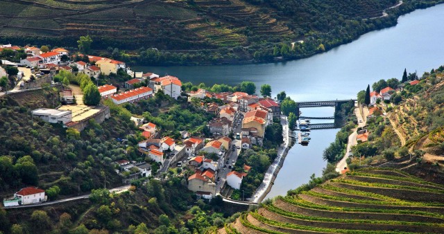 Visit Douro Valley 30 minutes Private Airplane Tour in Vila Nova de Foz Côa