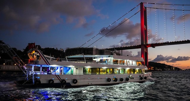 Istanbul: Bosphorus & Golden Horn Cruise Daytime or Sunset