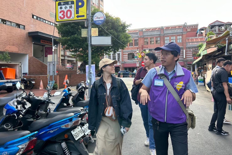 A Walk Through Time Dadaocheng Walking Tour