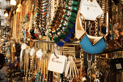 Mumbai: Authentic Shopping Experience with Local Guide Mumbai Half Day Shopping Tour Guide with Car