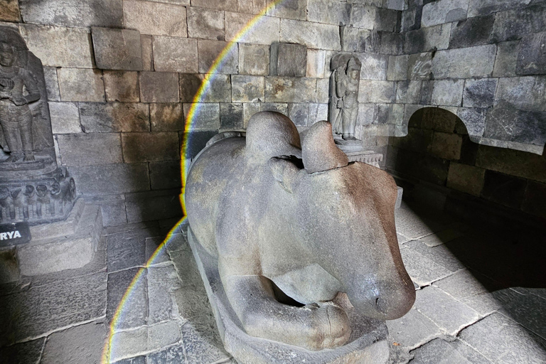 Templi e sapori: tour di Prambanan con fotografo e pranzoTempli e gusto: tour di Prambanan con fotografo e pranzo