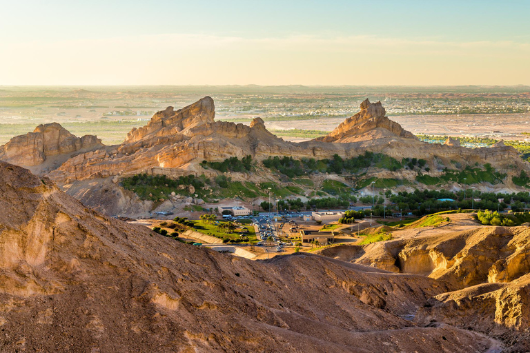 D&#039;Abu Dhabi à Al Ain : des terres royales aux sommets montagneux