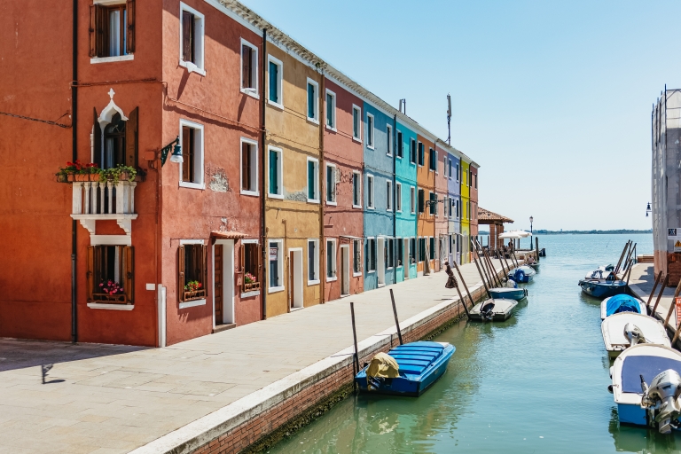 Boat Trip: Glimpse of Murano, Torcello & Burano Islands Tour in French – Railway Station Departure