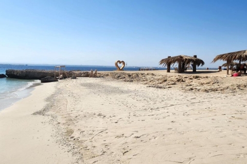 Hurghada : L'île de Magawish et l'excursion en parachute ascensionnel avec déjeuner buffet