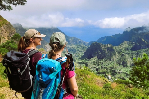 Santo Antão: Wanderung vom Vulkankrater Cova nach Ribeira PaúlGemeinsame Gruppentour