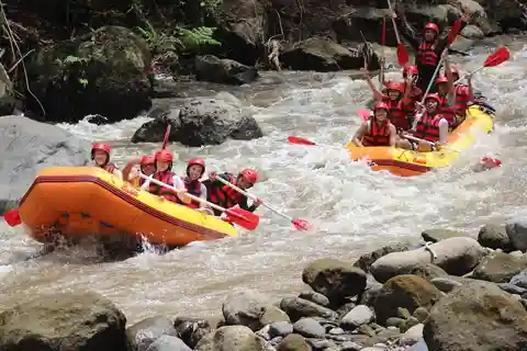 Ubud: Combo de aventura: quadriciclo ATV e rafting em águas brancas