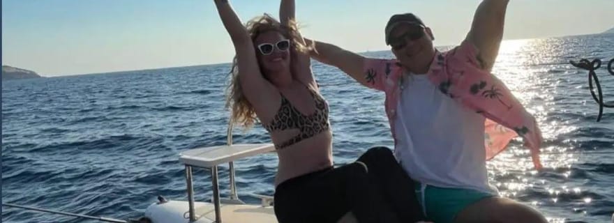 Santorin : Aventure en catamaran avec plongée en apnée