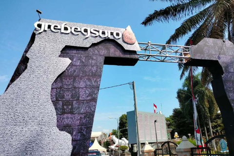 From Yogyakarta: 2 Days Reog Traditional Dance Guided Tour Reog Dance - Sharing Guided Tour