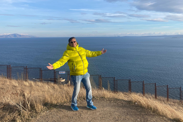 Yerevan: Lake Sevan Private Tour with Monasteries & Lunch