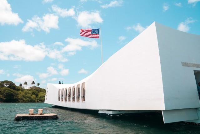Visit Oahu Pearl Harbor, USS Arizona, and City Tour in Waikiki, Hawaii, USA