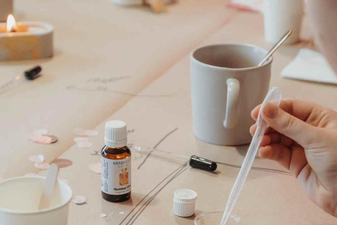 Leipzig: Scented Candle Workshop with Snacks and Drinks