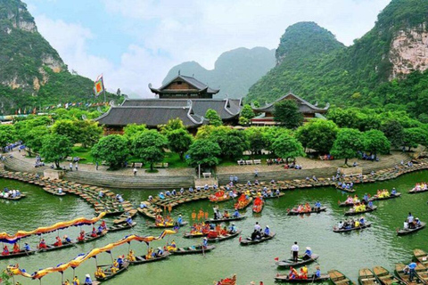 Hanoi: Phong Nha - Hue - Hoi An Transfer med VIP-sovbussFrån Hoi An till Hanoi