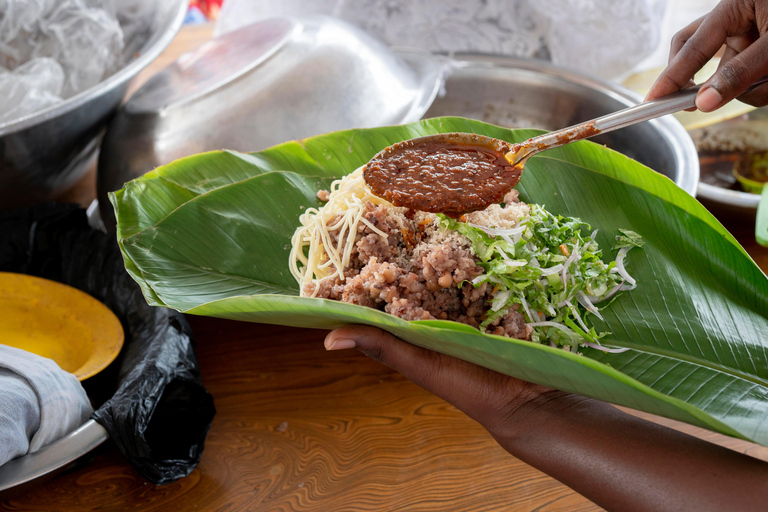 Accra: Tour gastronómico nocturno con guía local