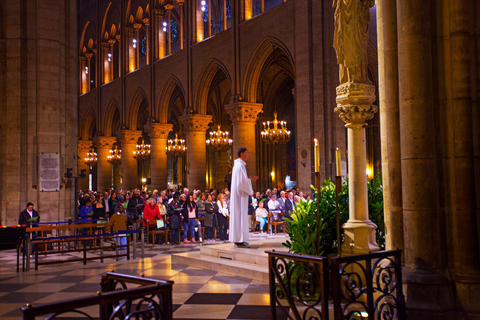 Paris: Notre-Dame Guided Tour with Reserved Entrance