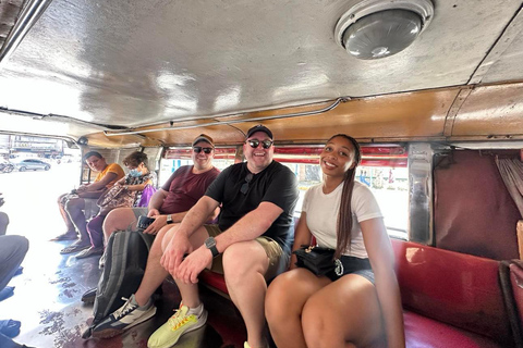 ⭐ Manila Tuktuk Ride-upplevelse med Venus ⭐⭐Stadsrundtur i Manila med mat och dryck