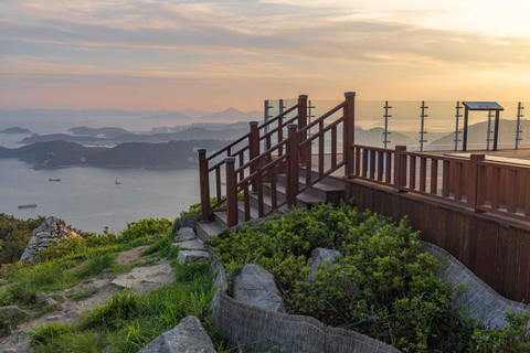 Busan Bongnaesan mountain 395m Morning Hiking Tour