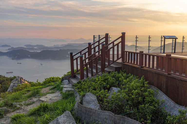 Busan Bongnaesan mountain 395m Morning Hiking Tour