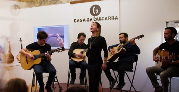 Porto: Fado & Portwein in einem traditionellen portugiesischen Musikgeschäft