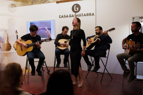 Porto: Concerto de Fado com Vinho do Porto na Loja de Música Histórica