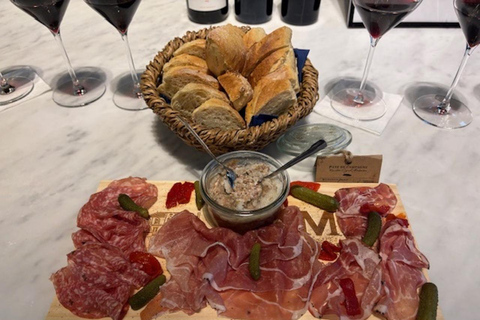 From Bordeaux: Médoc Region Food and Wine Tour