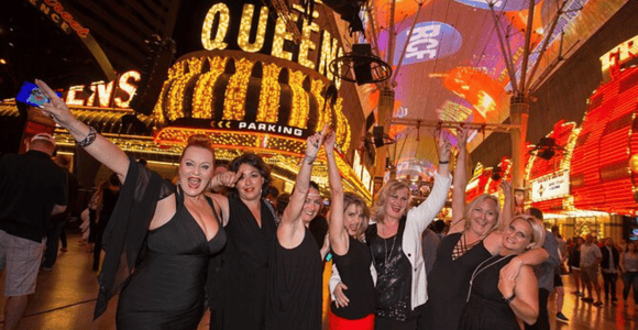 Las Vegas: Private Party Bus Tour über den Vegas Strip mit Champagner
