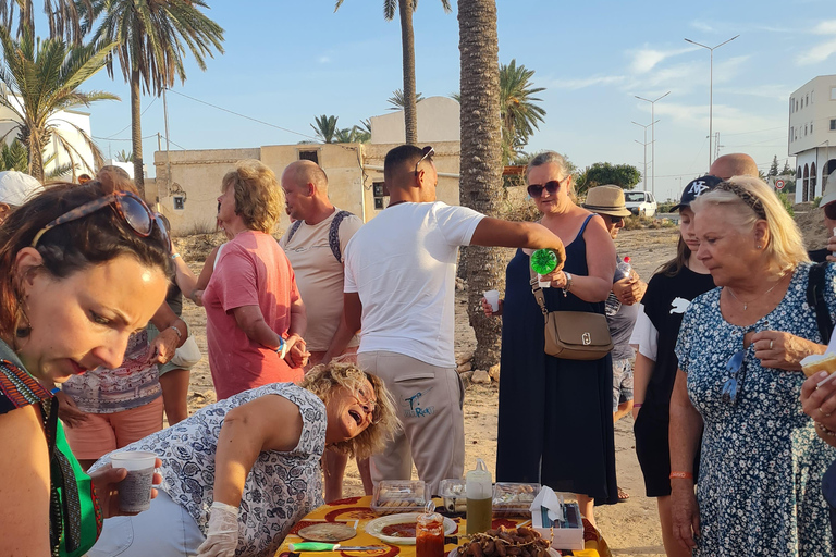 正宗杰尔巴：日落马车之旅和东方小吃正宗杰尔巴岛：日落马车之旅和免费东方小吃