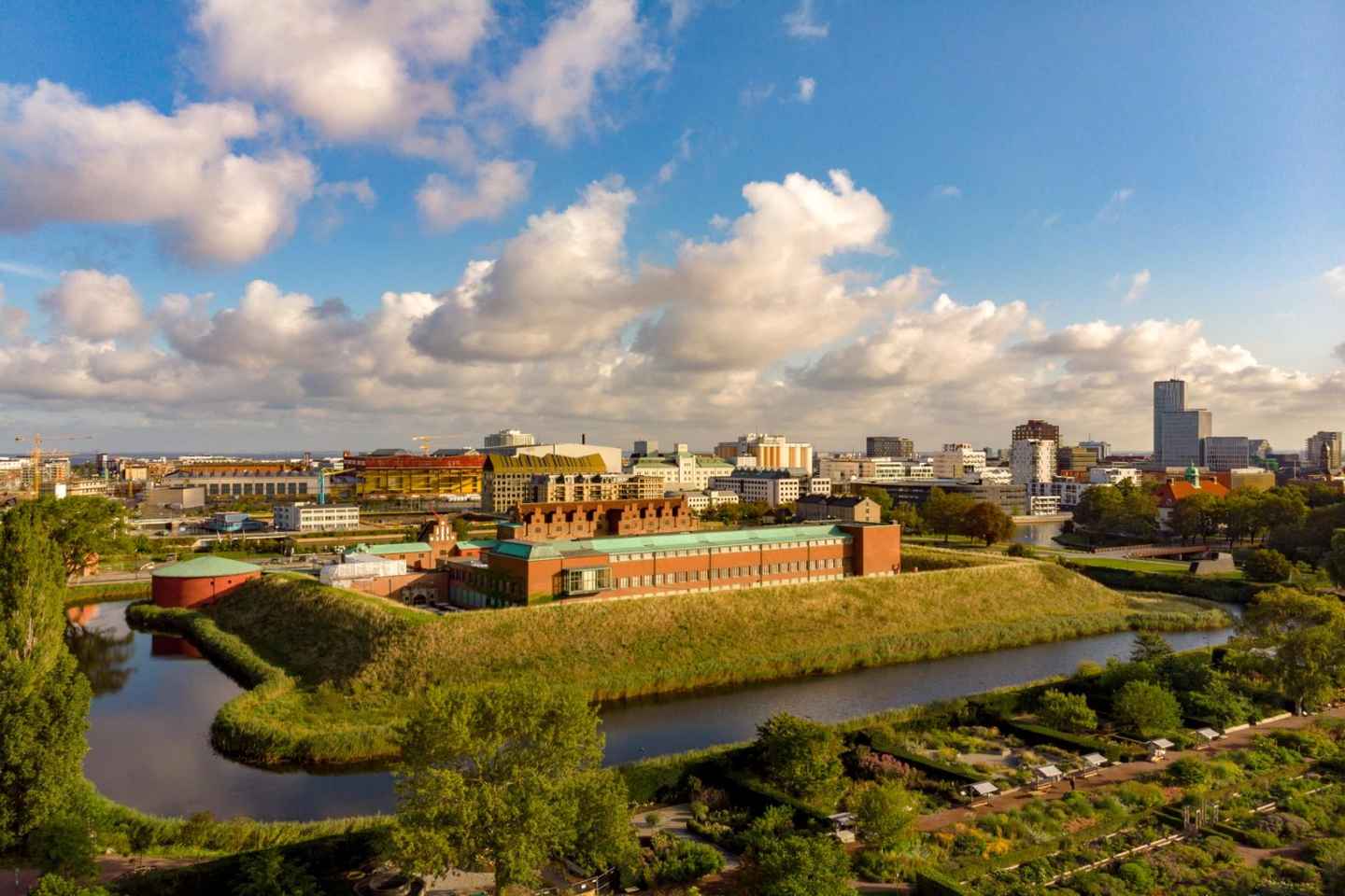 Excursión de un día desde Copenhague a la Ciudad Vieja de Malmo y al Castillo en tren/coche