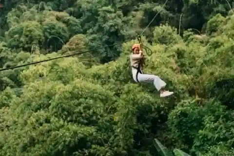 Vang Vieng: tirolina, cueva de los elefantes, rafting en cuevas, Laguna 1