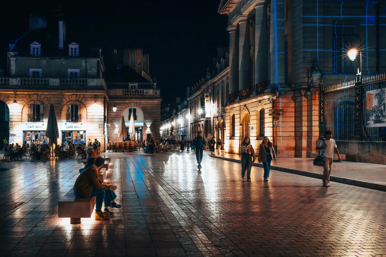 Lyon: Night Walking Tour with Traboules and Legends