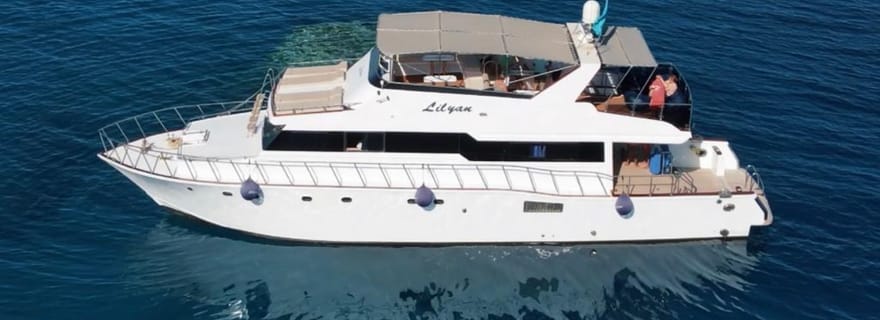 Hurghada : Excursion en yacht de luxe avec équipage et chef personnel