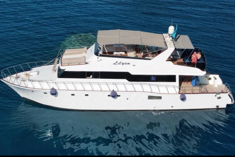 Hurghada : Voyage en yacht de luxe avec votre propre équipage et chef cuisinierExcursion en yacht de luxe avec votre propre équipage et chef cuisinier