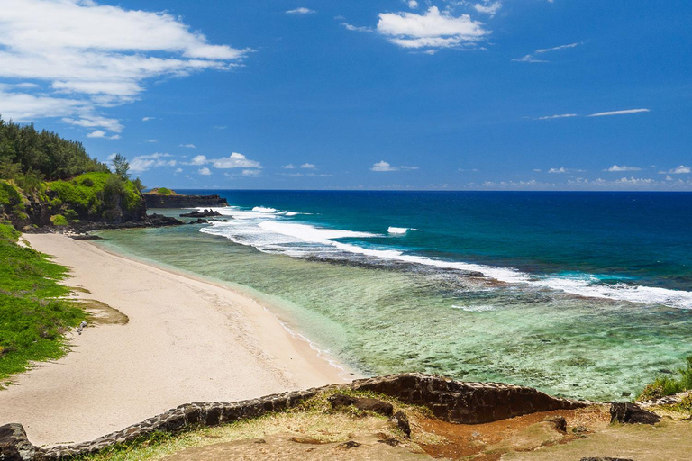 South Mauritius Tour with Crocodile Park & 23-Colored Earth