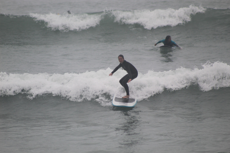 Lima: 2-Hour Surf Lesson in Miraflores Private Surf Lesson