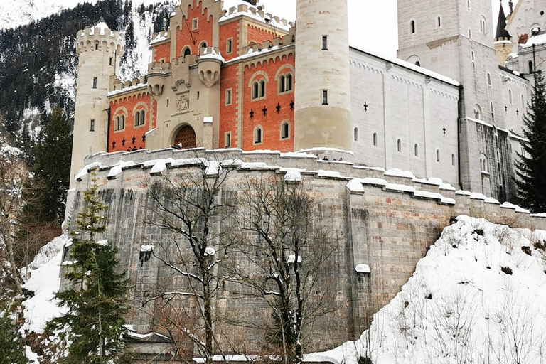 Vanuit München: Neuschwanstein en kerstmarkttour München