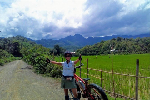 Luang Prabang: E-Mountainbike Tour with Waterfall & Lunch