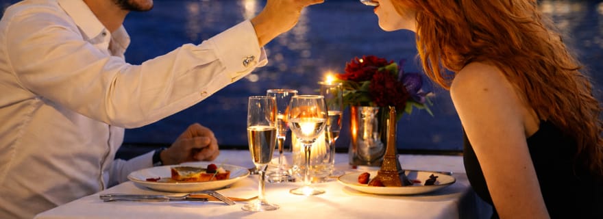 Paris : dîner-croisière romantique pour la Saint-Valentin