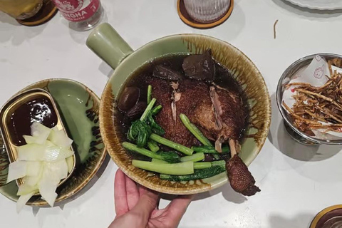 Saigon: Michelin-Rated Street Food Tour with Female Rider 7 Classic Tastings including 1 Michelin-Rated Dish - Shared