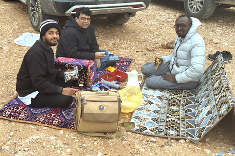 Riyadh: Edge of the World Hike &amp; Gazelle Sanctuary 4WD Tour