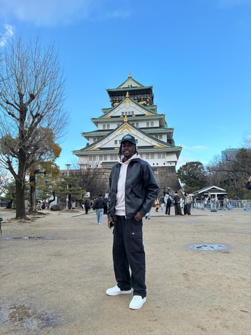 Osaka: Osaka Castle Walking Tour with Local Osaka Guide