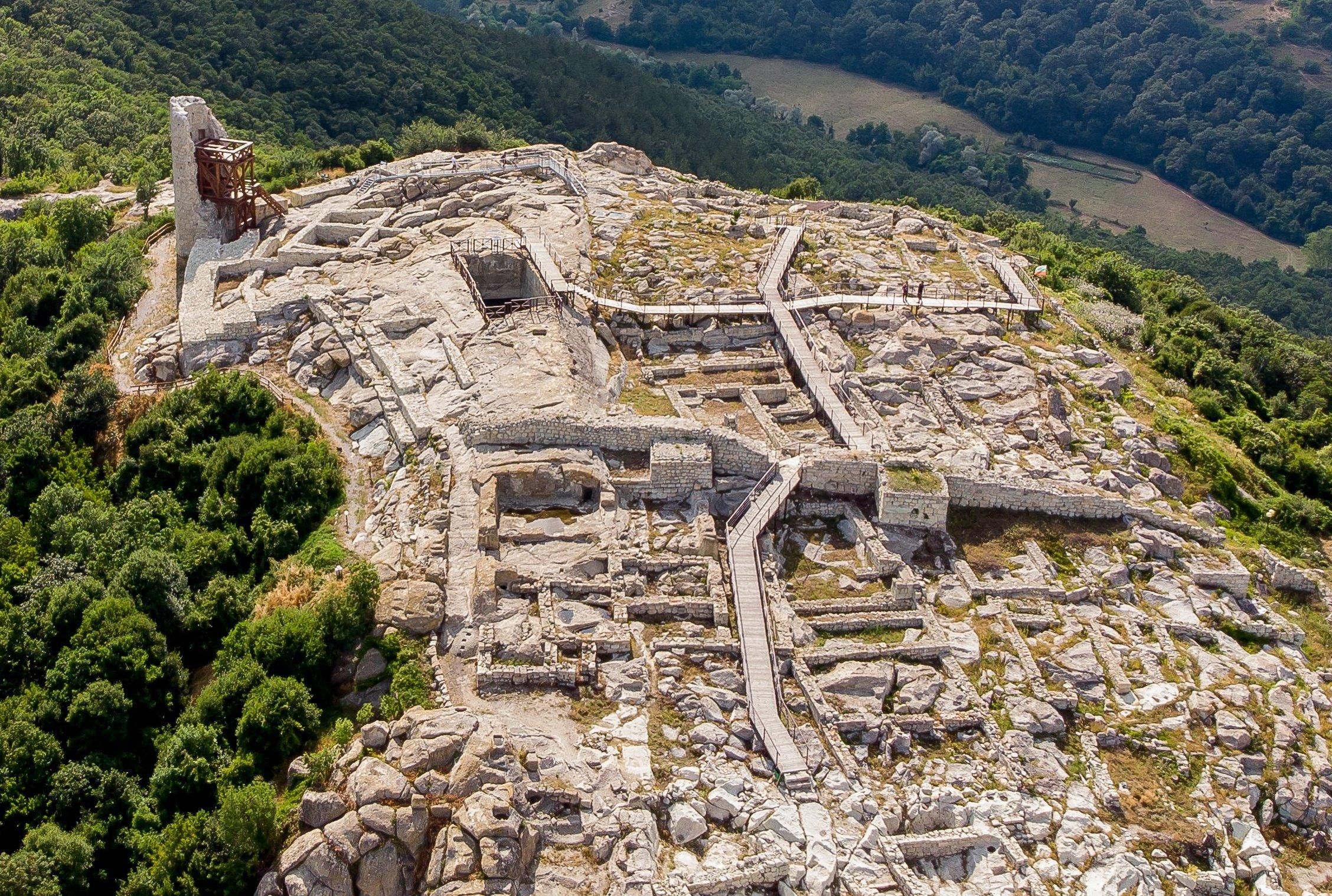 Plowdiw: Tagestour zu Perperikon, Wasserfall und Steinpilzen